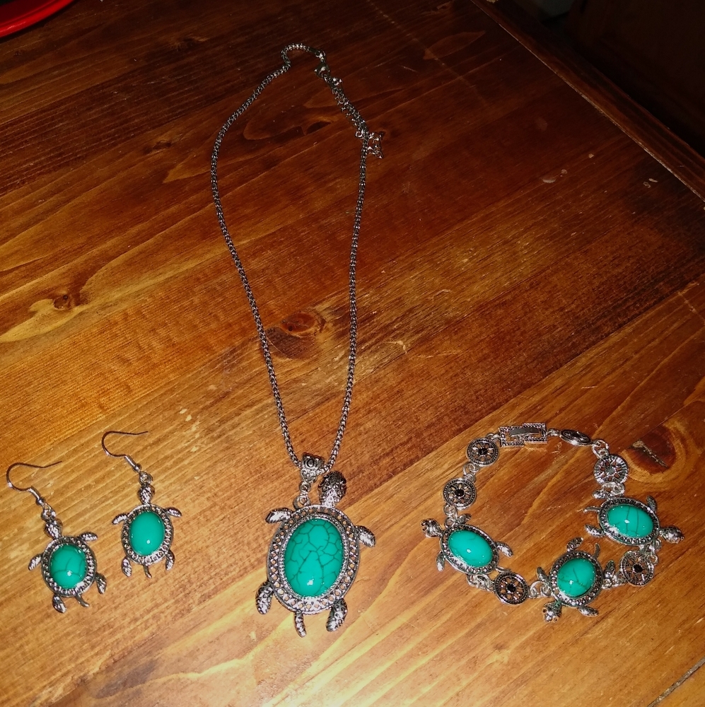 Turquoise turtle necklace, earrings, bracelet